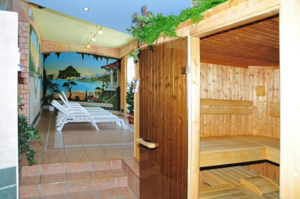 Apartment In Fuegen With A Shared Wellness Kültér fotó