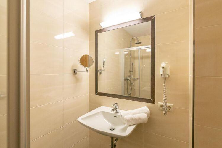 Apartment In Fuegen With A Shared Wellness Kültér fotó
